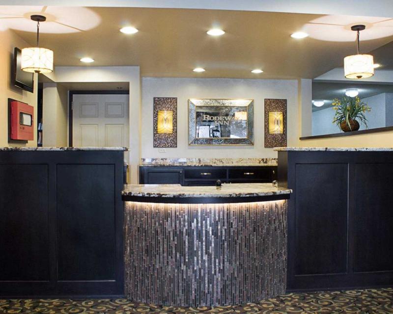 Devils Lake Inn By Oyo Near Devils Lake Regional Airport Экстерьер фото