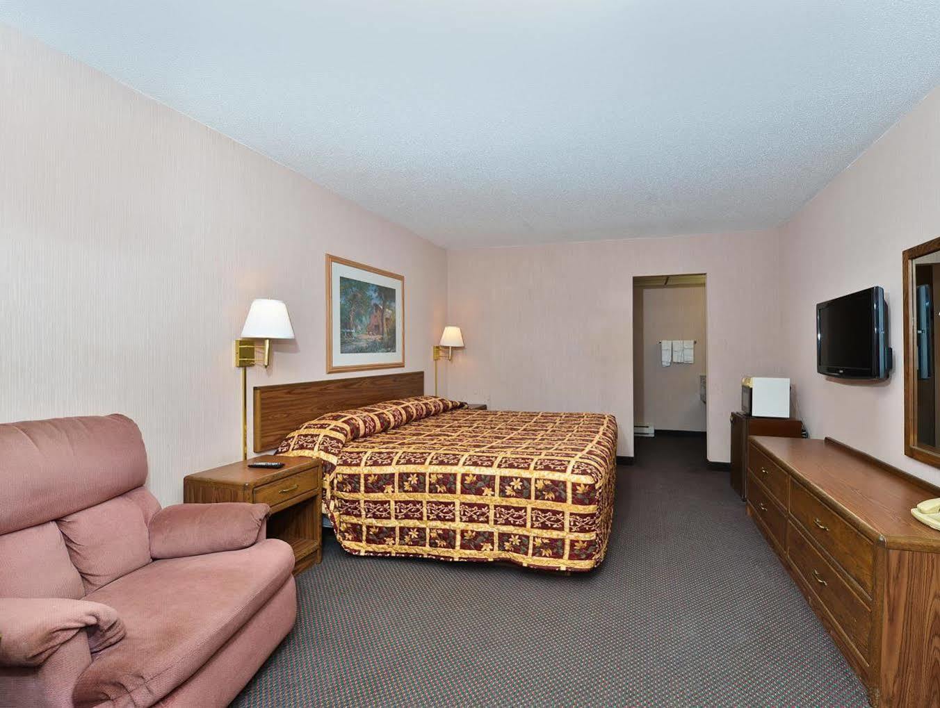 Devils Lake Inn By Oyo Near Devils Lake Regional Airport Экстерьер фото